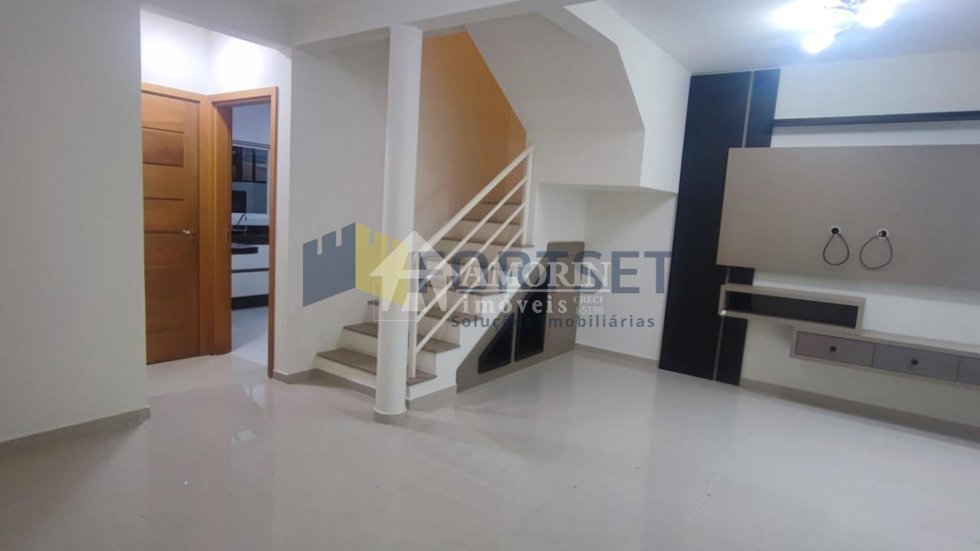 Sobrado à venda, 3 quartos com suíte Jardim Carvalho, PONTA GR...
