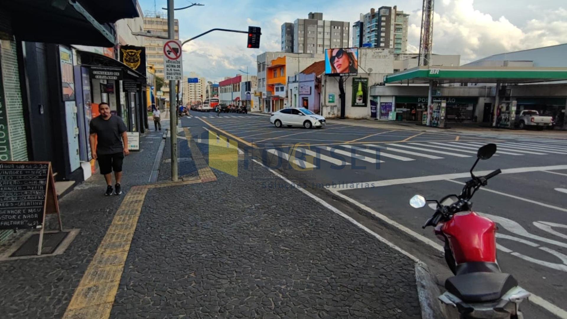 Sala Comercial Térrea para Locação no Centro de Ponta Grossa