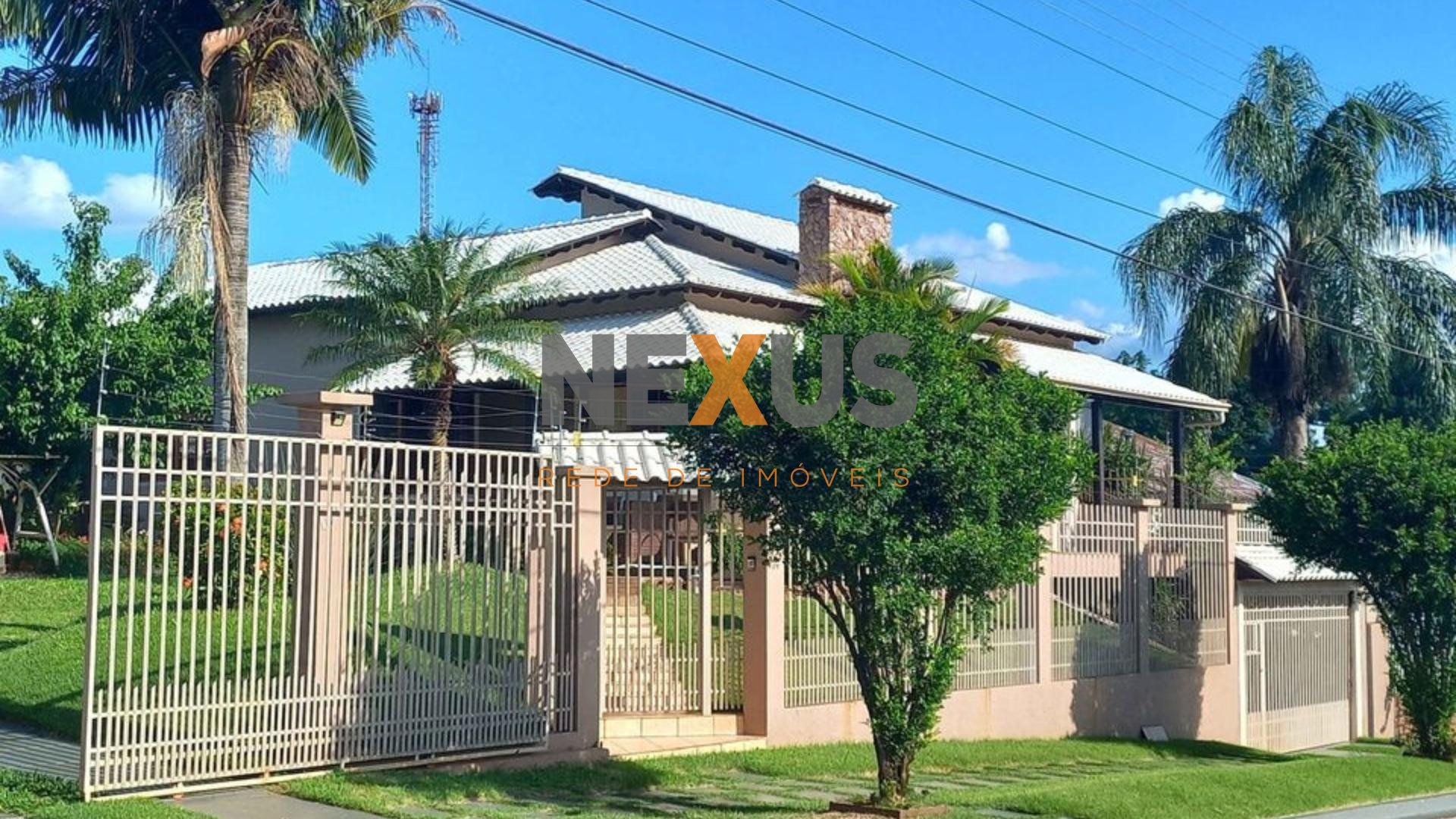Residência Alto Padrão à Venda em Ijuí  330m  construídos Cent...