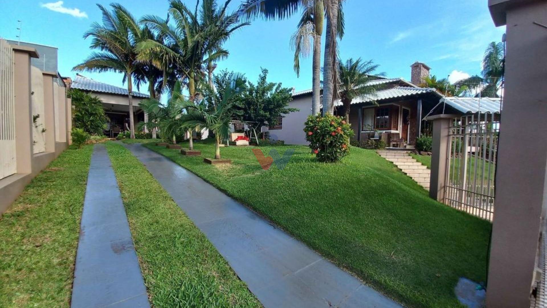 Residência Alto Padrão à Venda em Ijuí  330m  construídos Cent...