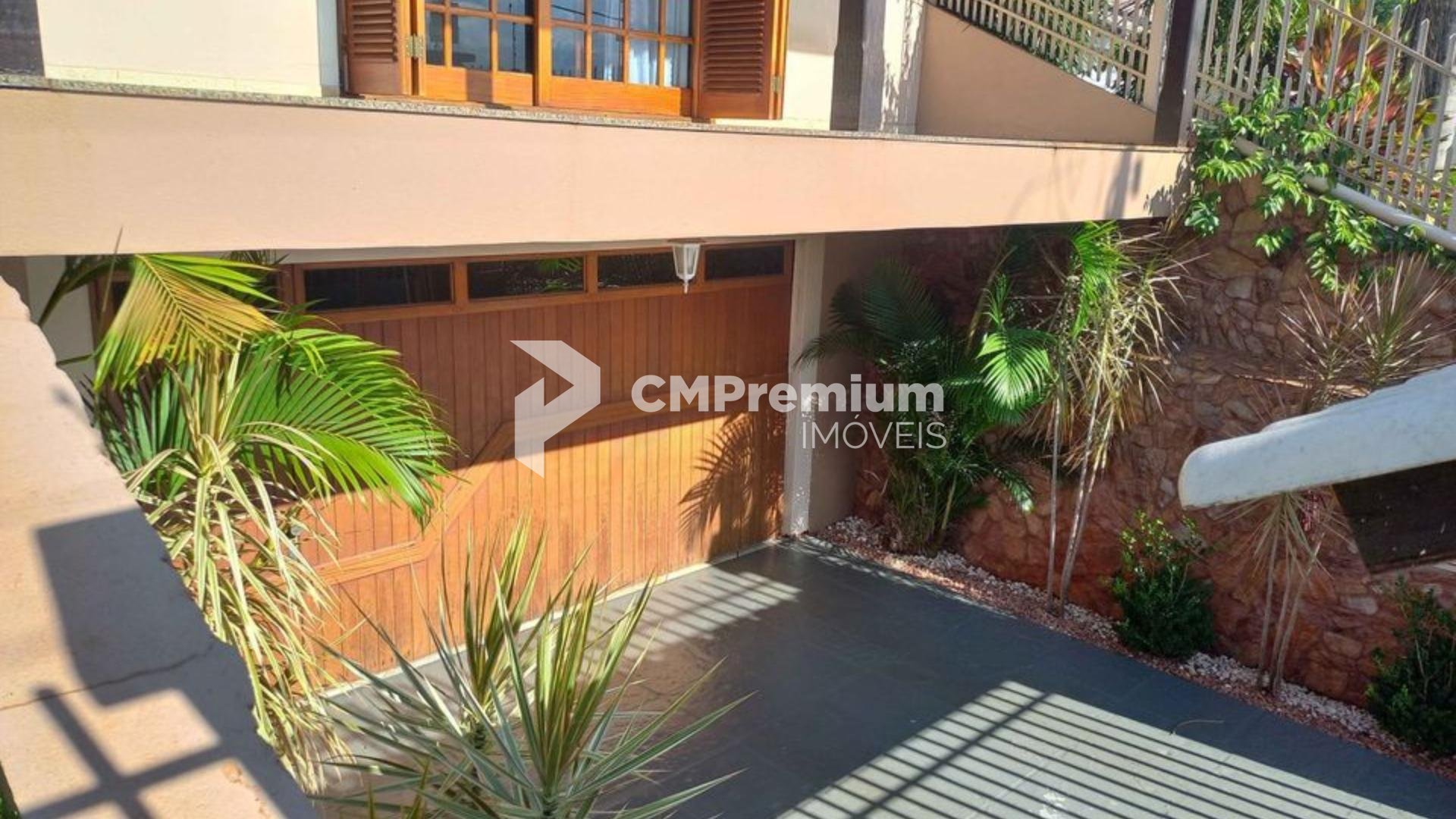 Residência Alto Padrão à Venda em Ijuí  330m  construídos Cent...