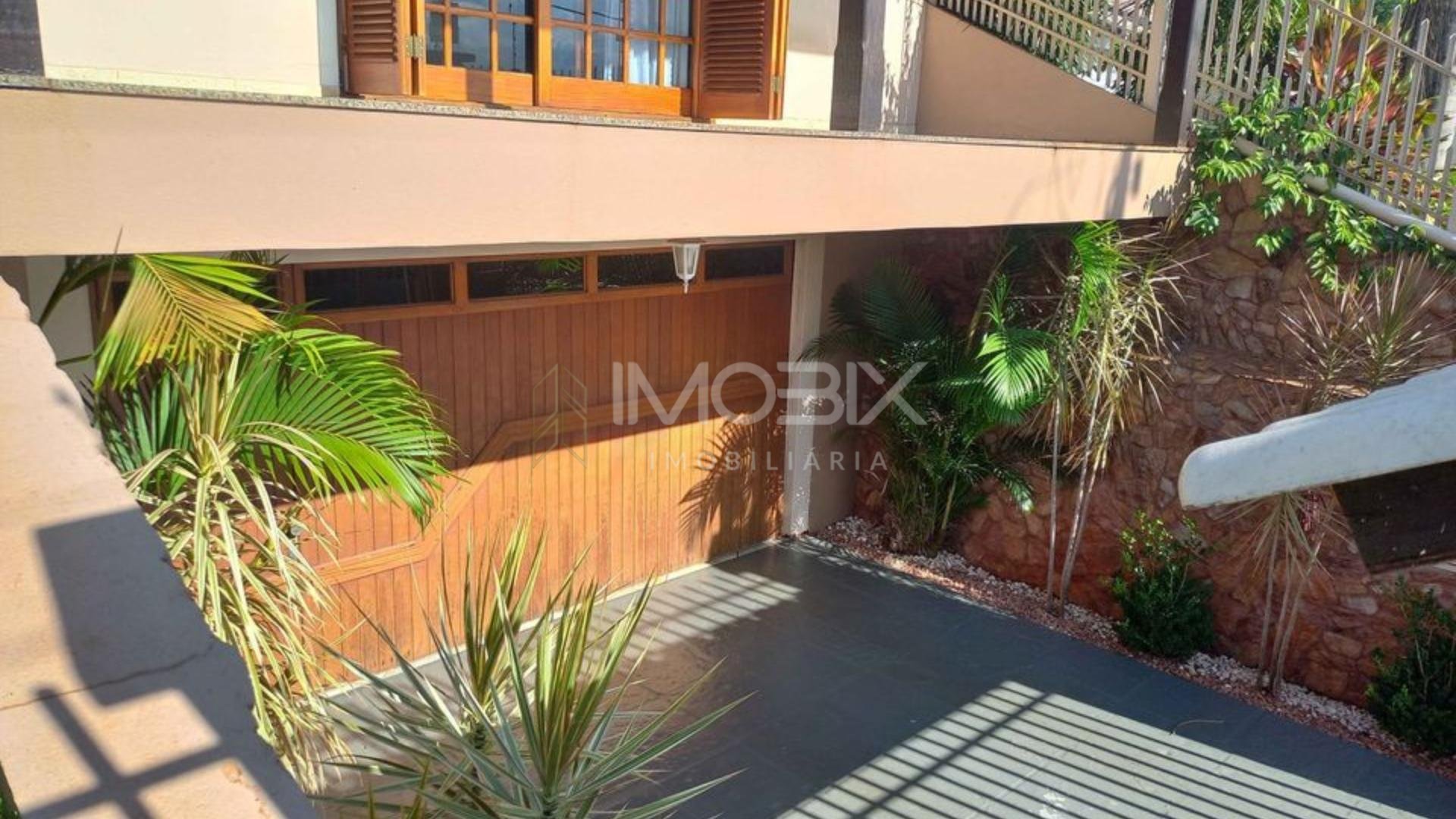 Residência Alto Padrão à Venda em Ijuí  330m  construídos Cent...