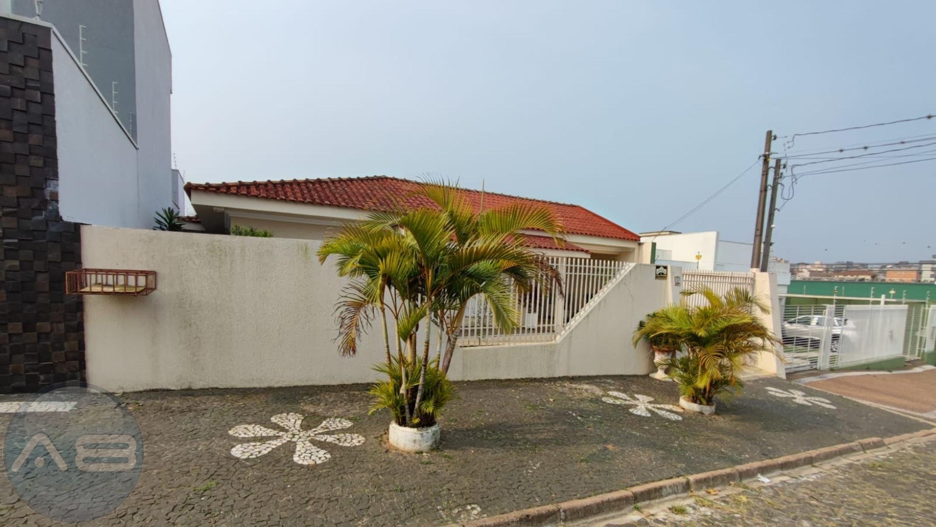 Alugo Casa 3 Quartos sendo 1 Suíte Térrea  no Bairro Órfãs