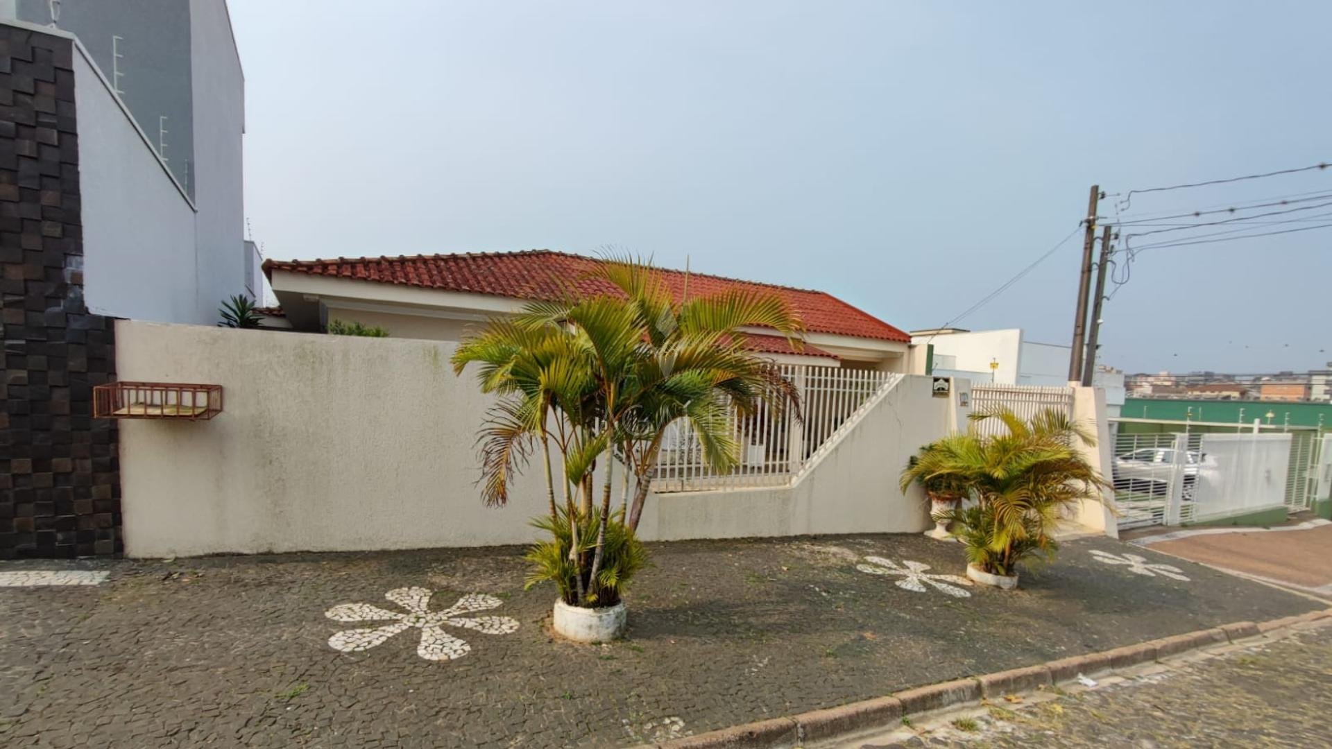 Alugo Casa 3 Quartos sendo 1 Suíte Térrea  no Bairro Órfãs