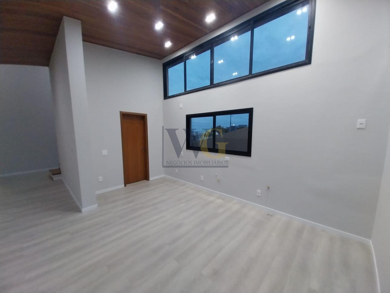 Residência no Alphaville á venda- 3 suítes, 4 banheiros