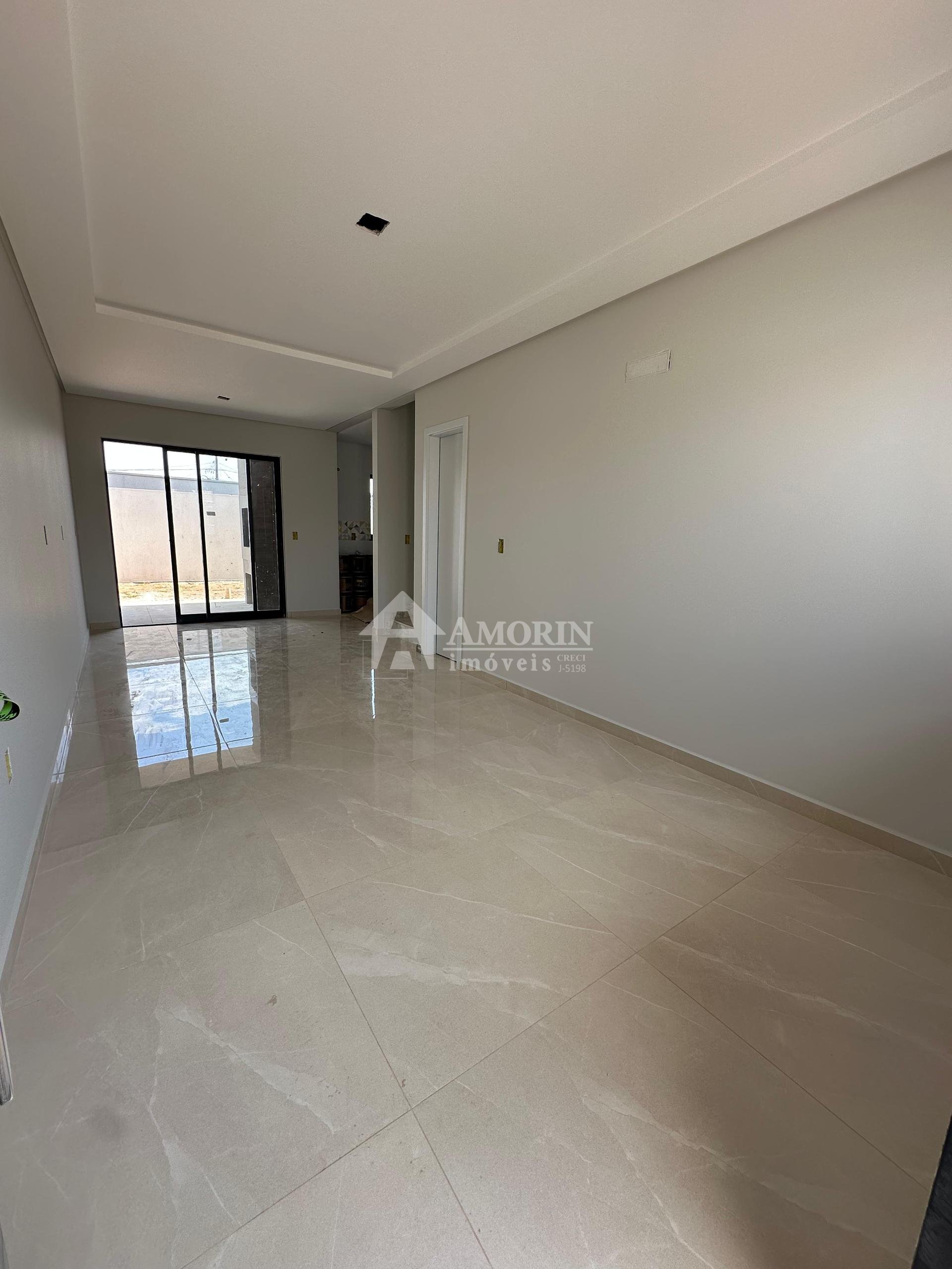 Sobrado de alvenaria com 2 quartos sendo 1 suíte em uma ótima ...
