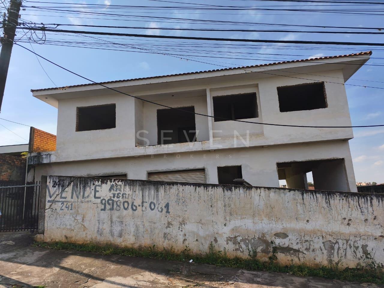 Terreno á venda em Oficinas, ótima localização medindo 1.709,3...