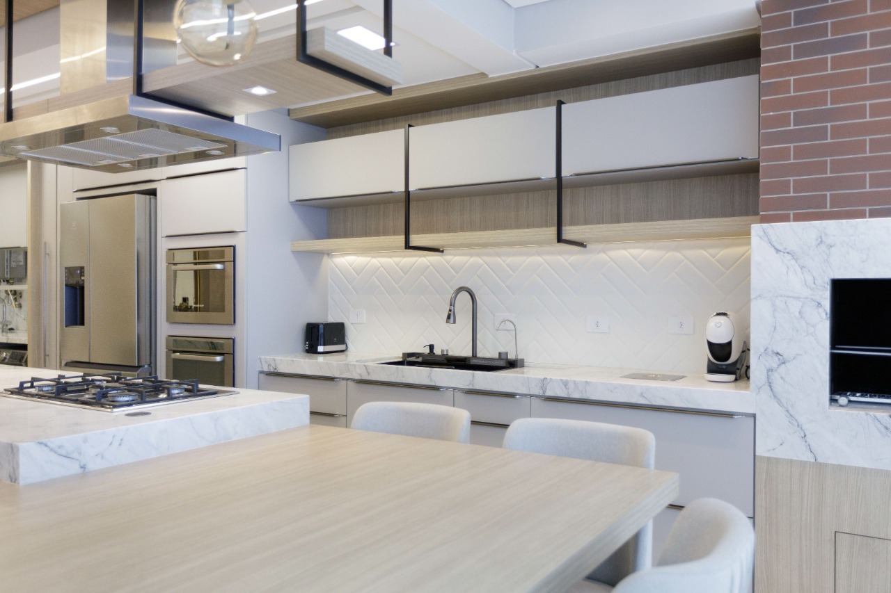 Apartamento alto padrão mobiliado - São Francisco