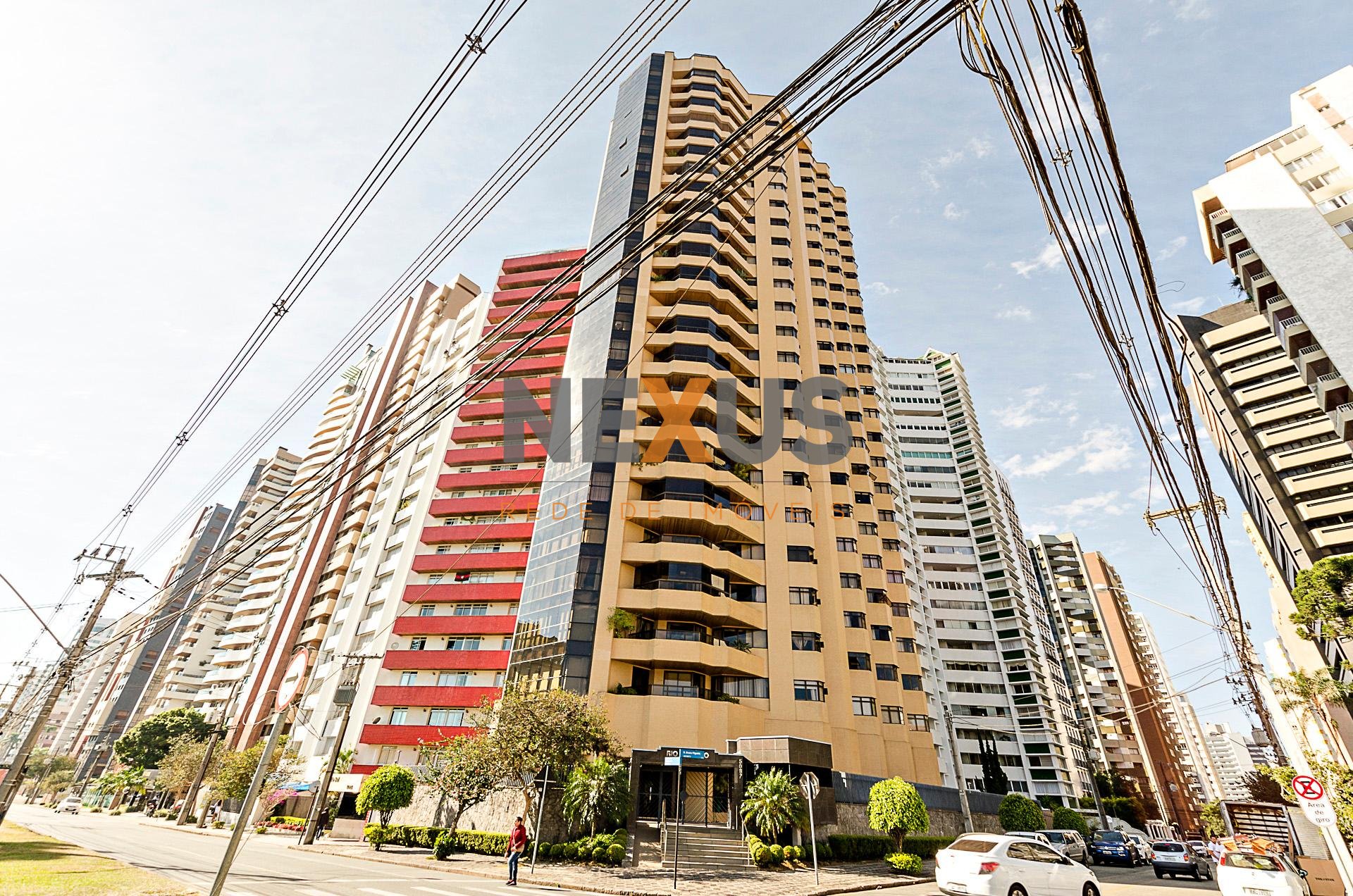 Apartamento no Edifício Danúbio no Batel um dos melhores bairr...