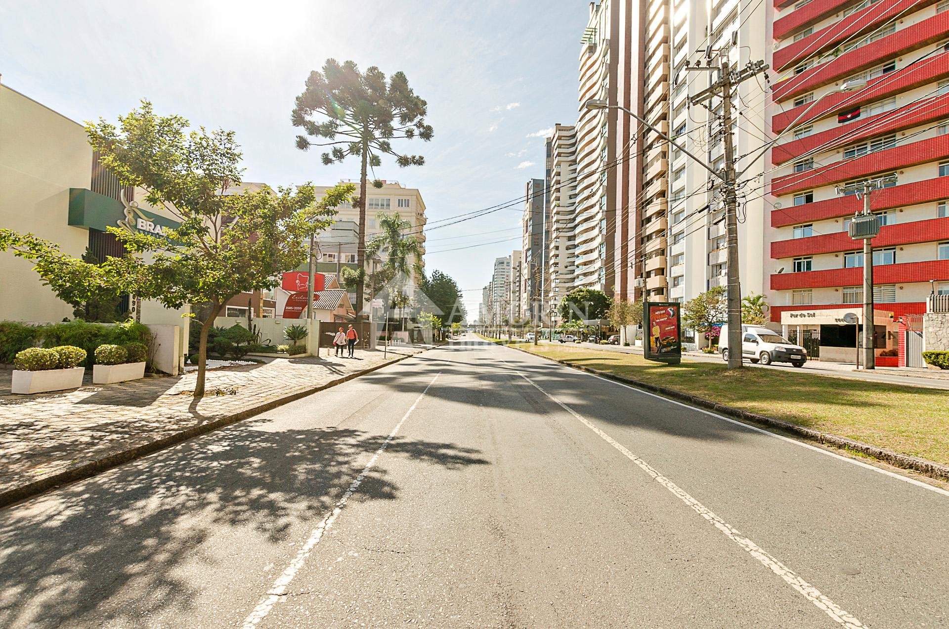 Apartamento no Edifício Danúbio no Batel um dos melhores bairr...