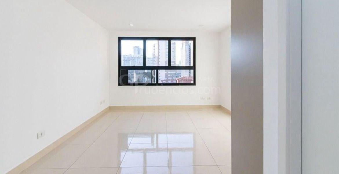 Sala comercial com 22 m  de área útil, localizada na região ce...