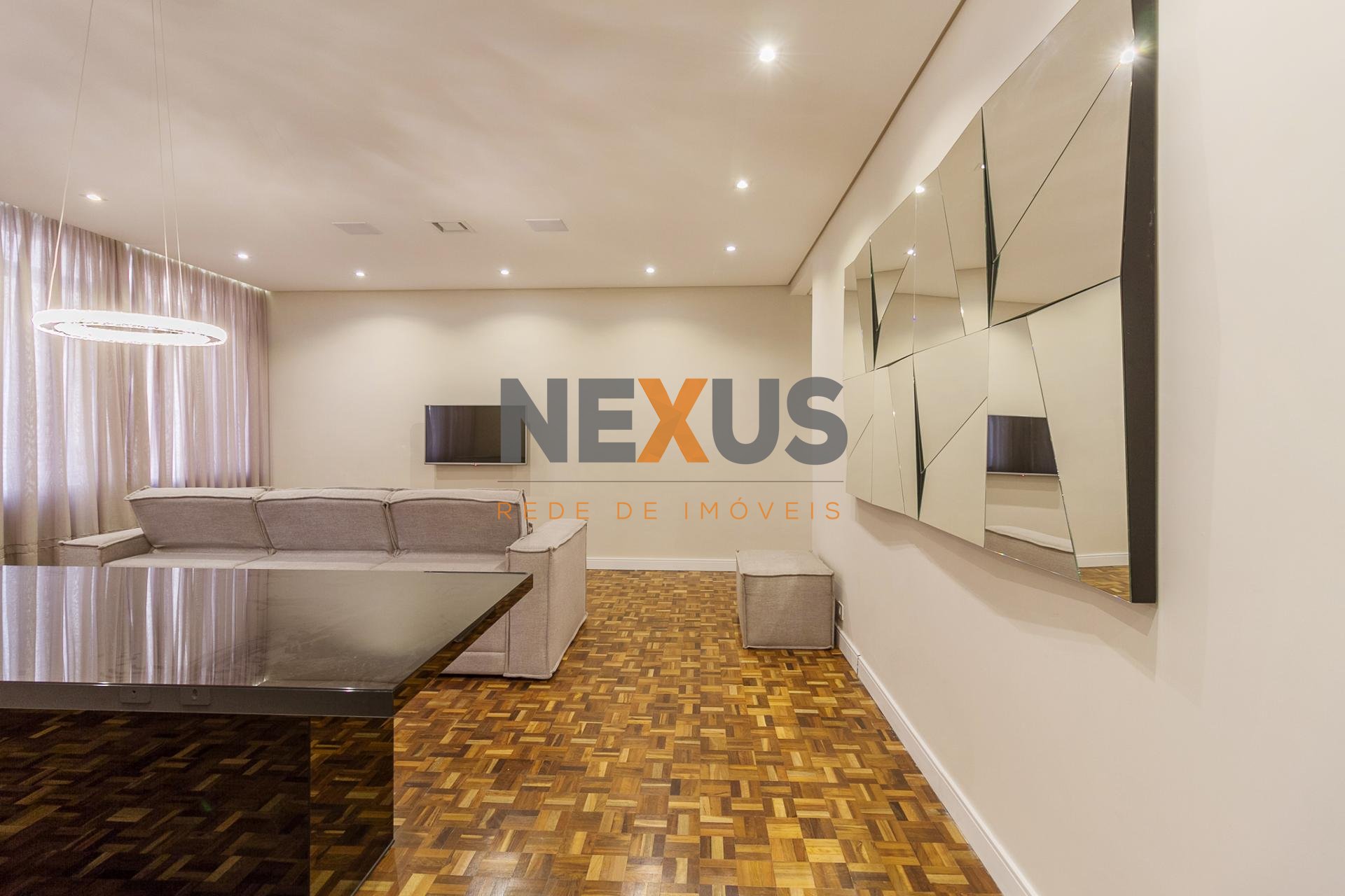 Apartamento à venda no Edifício Santa Terezinha Batel Apart...