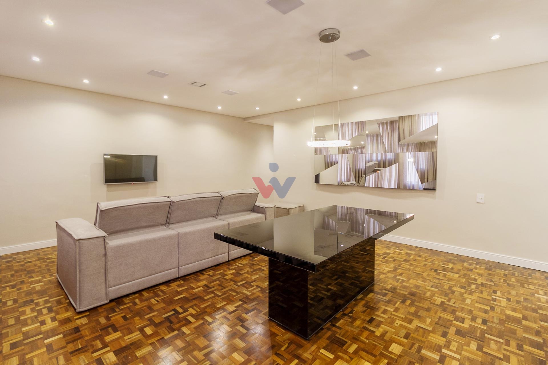 Apartamento à venda no Edifício Santa Terezinha  Batel  Apart...