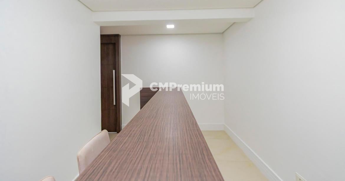 Sala comercial à venda no coração do Centro de Curitiba com 43m 