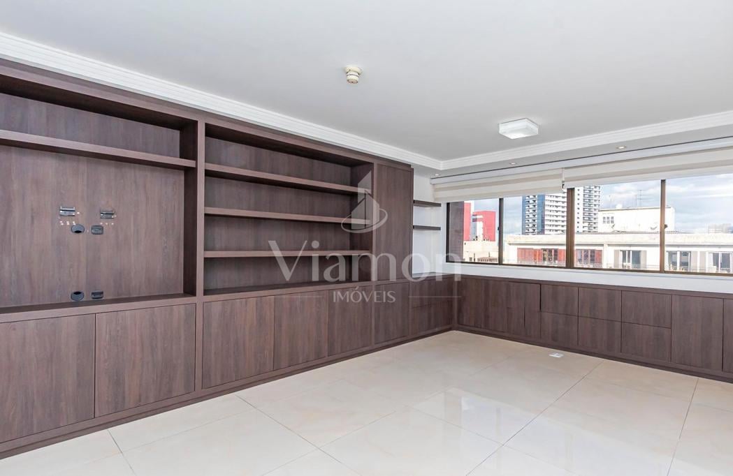 Sala comercial à venda no coração do Centro de Curitiba com 43m 