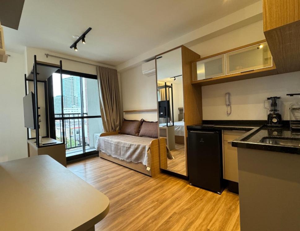 Studio 26m  com Sacada e mobiliado no Ibiza Unique Home, Centro de Curitiba