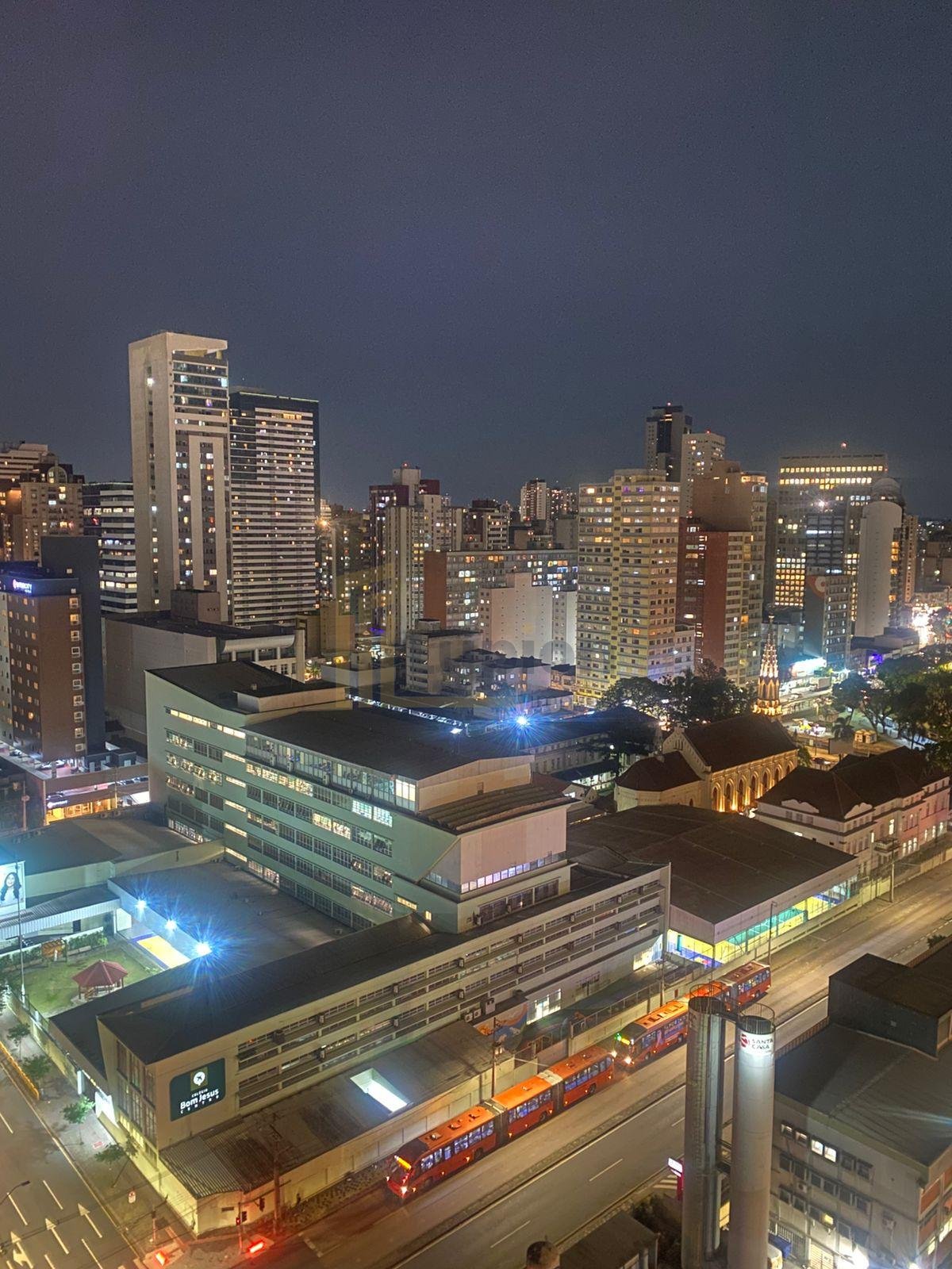 Apartamento no 21  andar com vista deslumbrante  Centro de Cu...