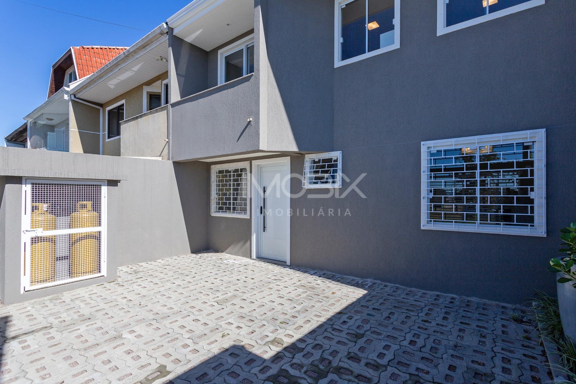 Sobrado Espaçoso e Funcional em Localização Privilegiada no Ta...