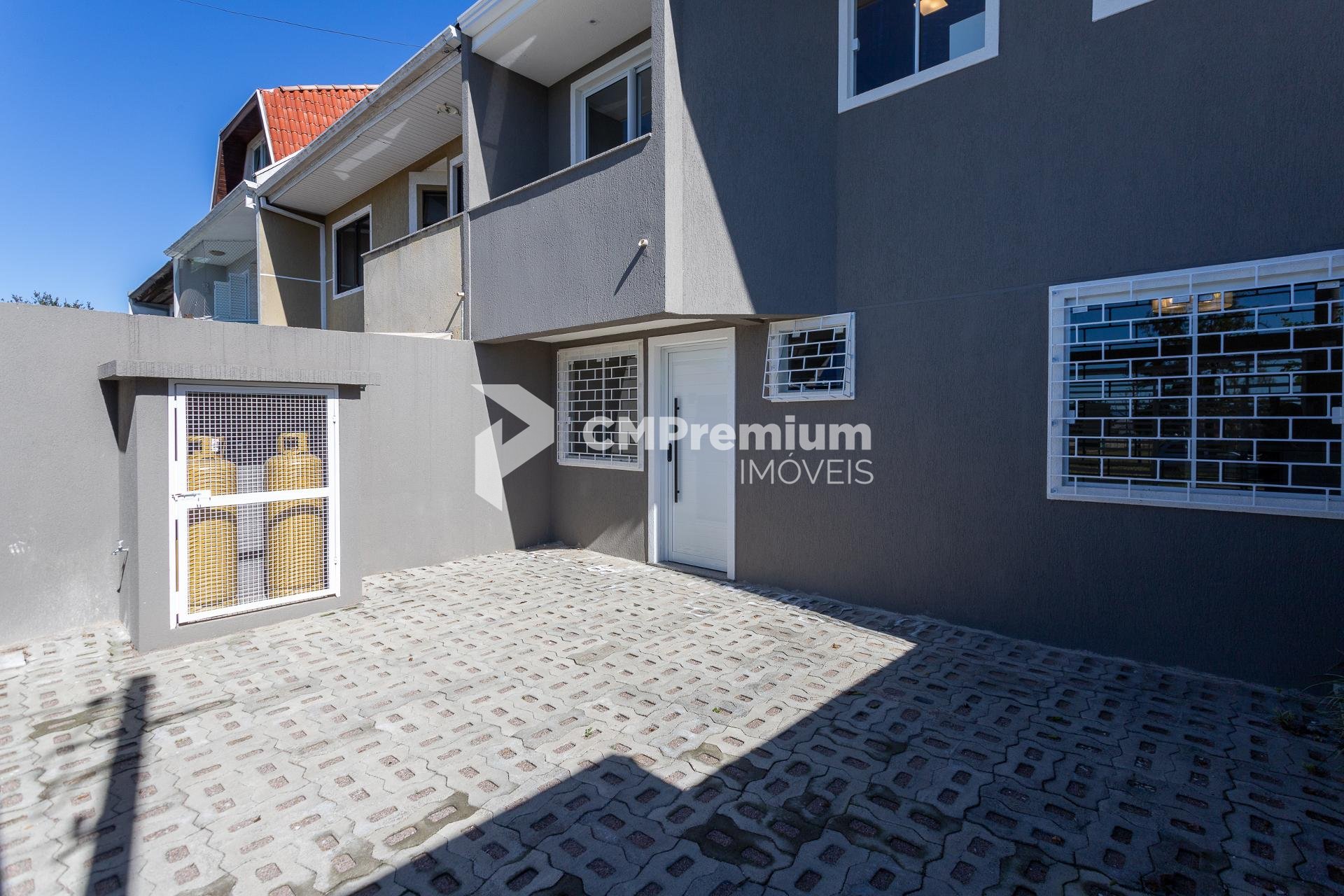 Sobrado Espaçoso e Funcional em Localização Privilegiada no Ta...