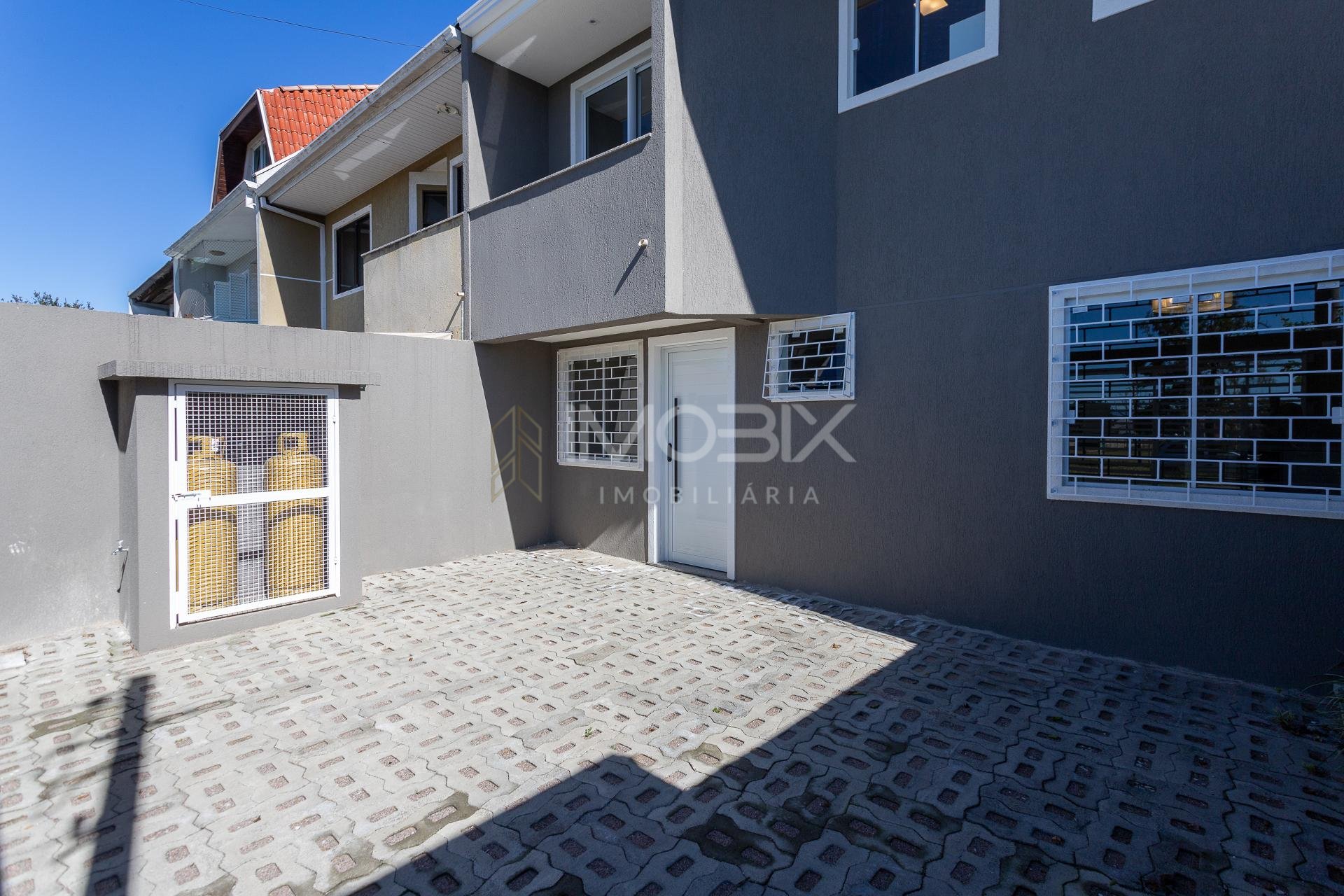 Sobrado Espaçoso e Funcional em Localização Privilegiada no Ta...