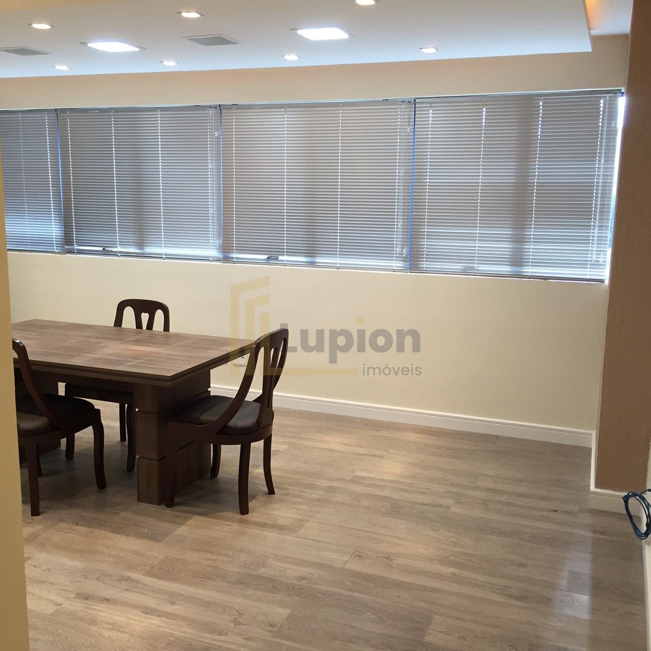 Sala Comercial no Edifício West Center - Bigorrilho Disponível...