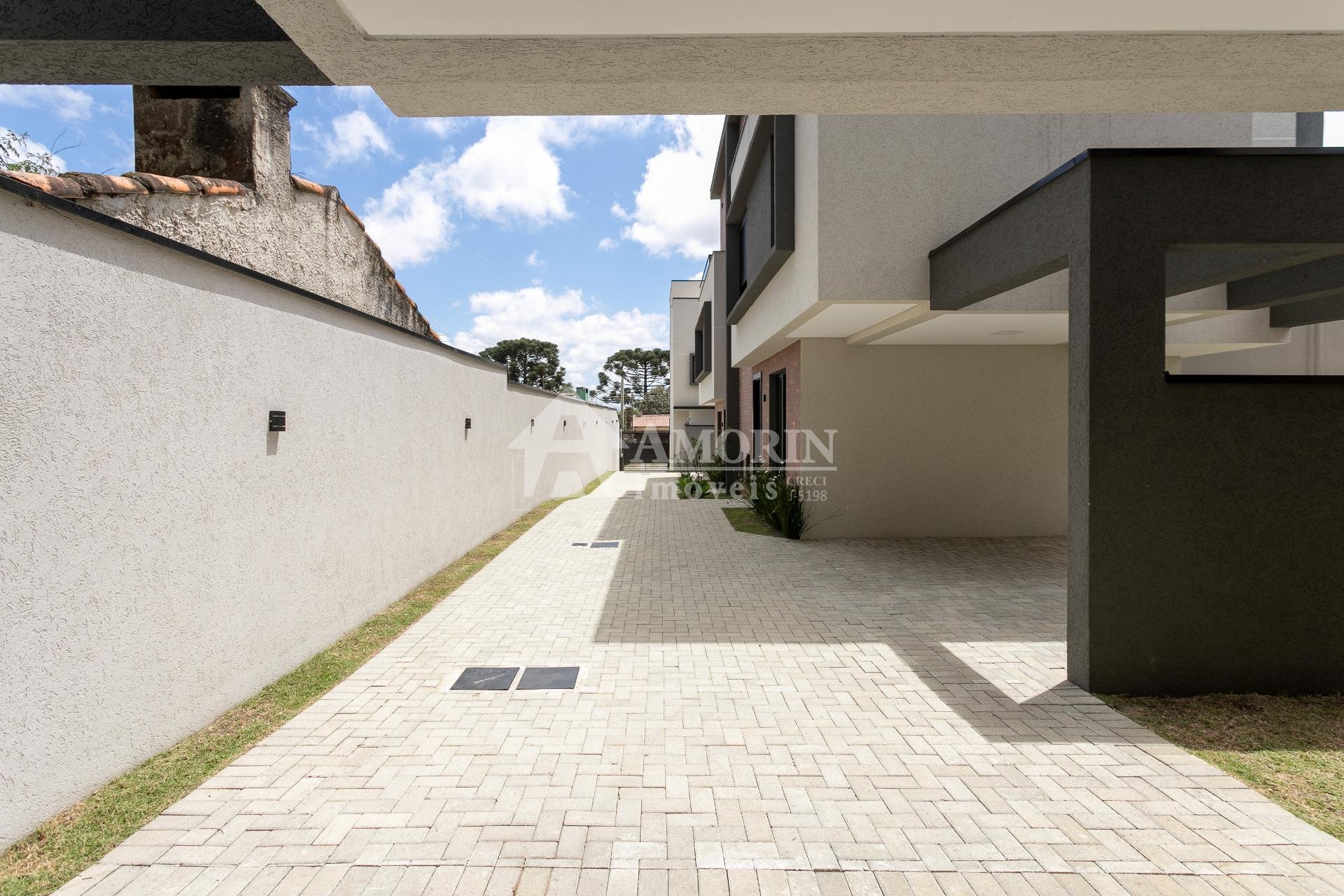 Sobrado Triplex Alto Padrão com Ático e Terraço no Abranches |...