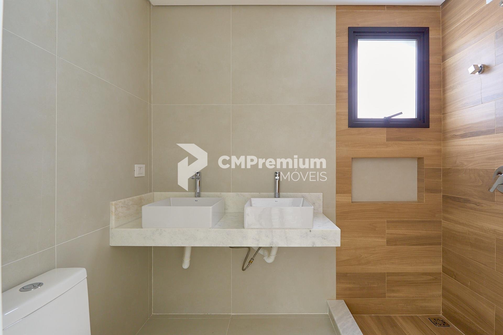 Sobrado em Condomínio à venda no Bairro  Mercês com 195,62m 