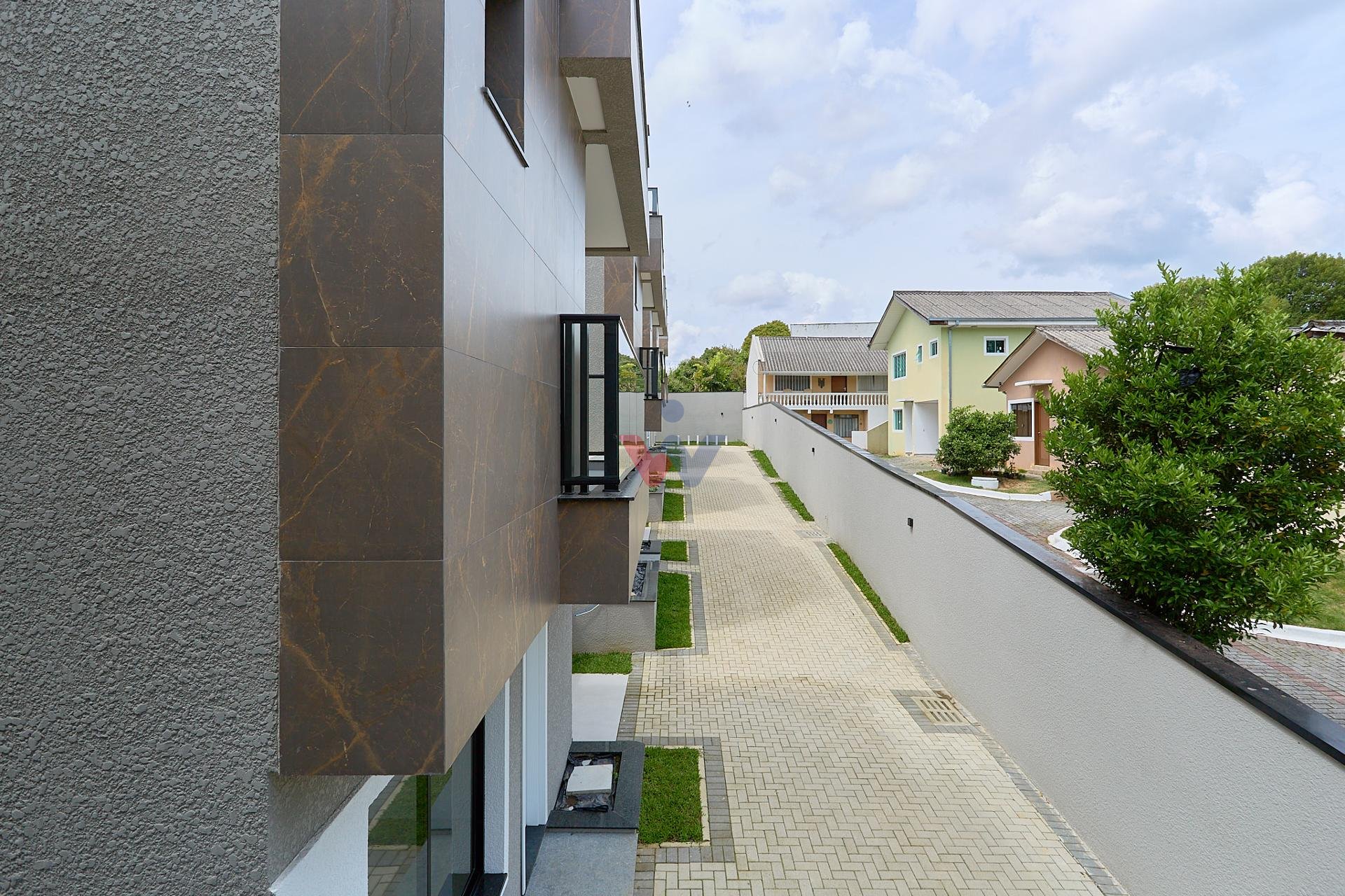 Sobrado em Condomínio à venda no Bairro  Mercês com 195,62m 