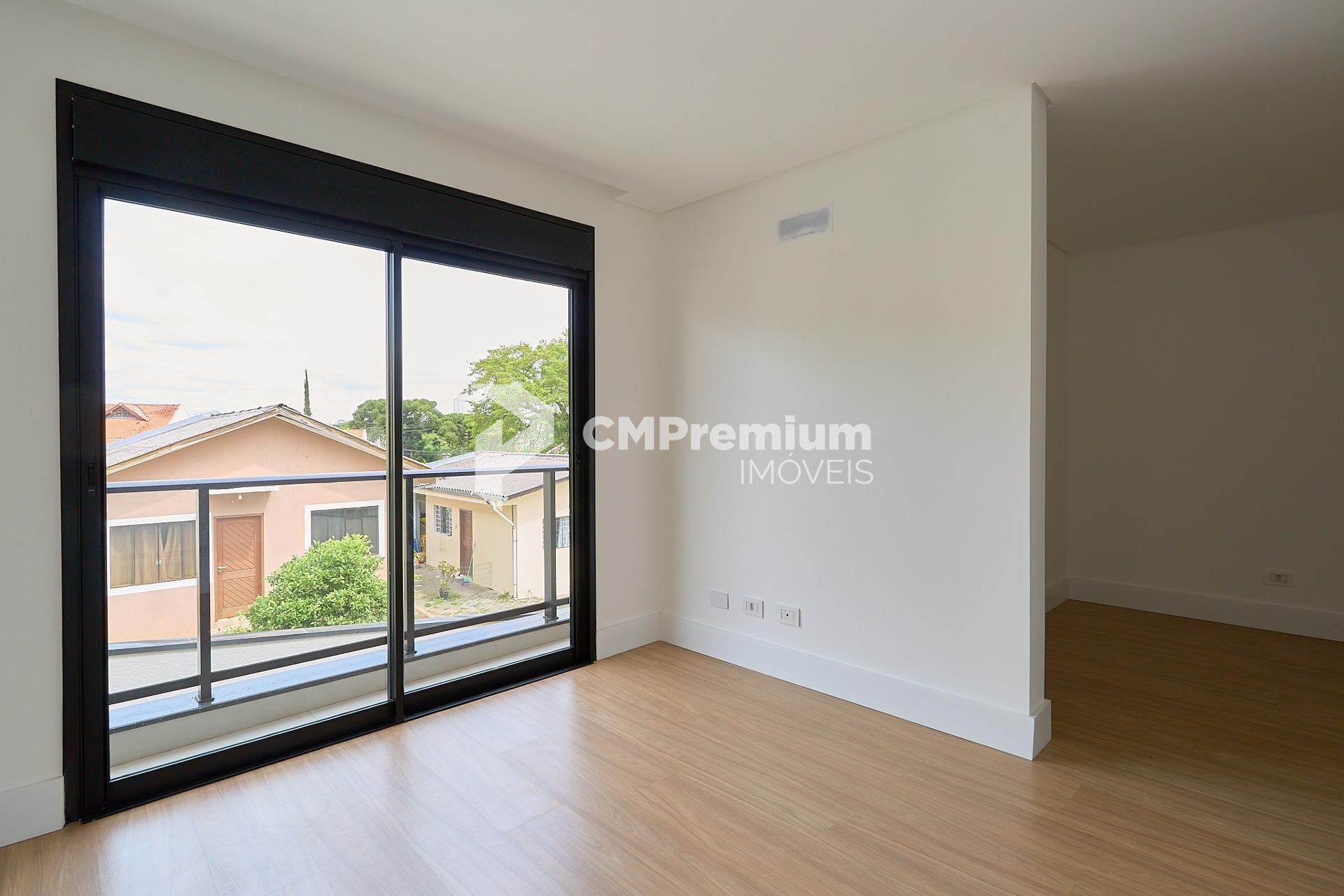 Sobrado à venda, em condomínio de 128m  Bairro Mercês, CURITIB...