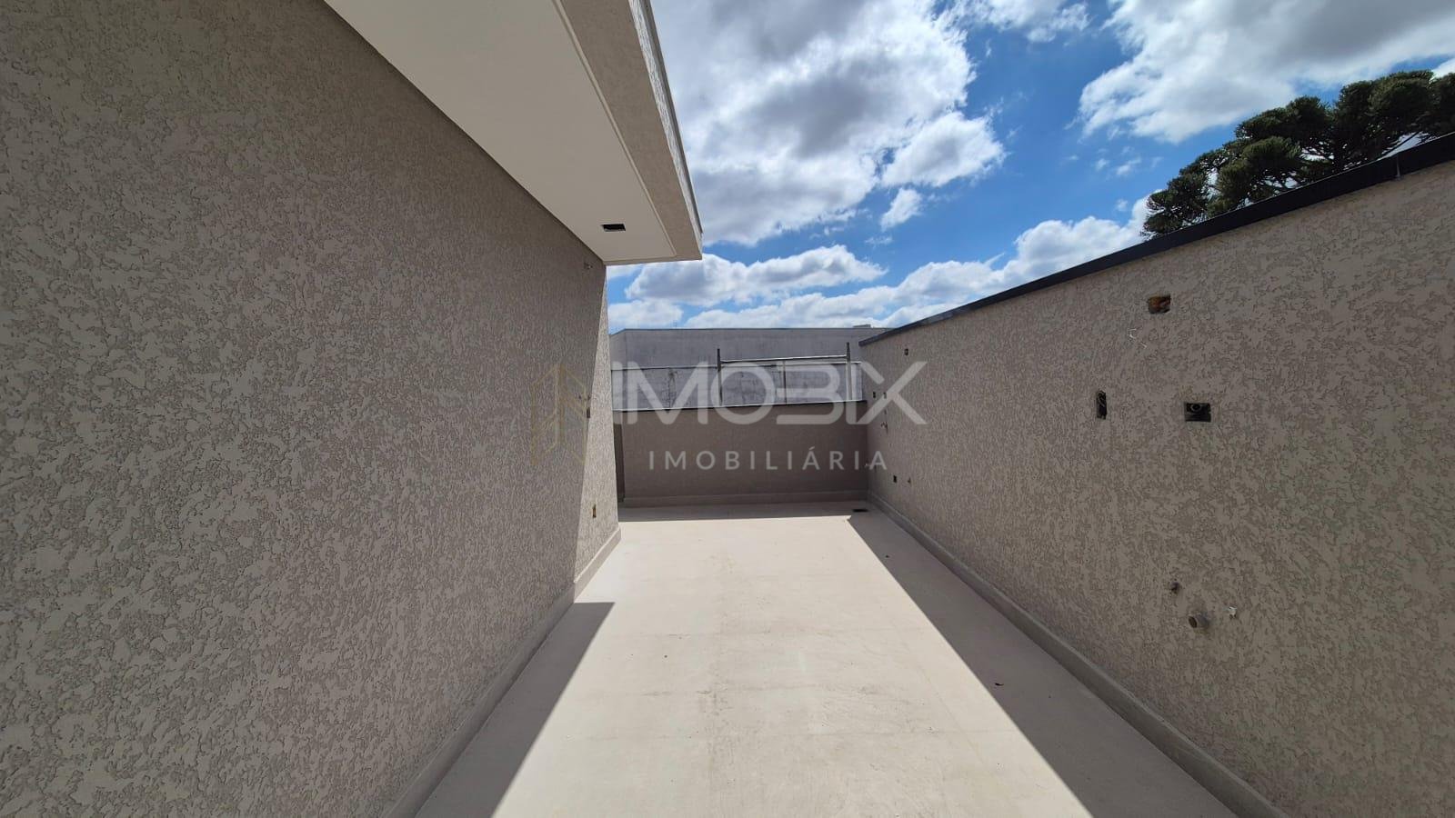 Sobrado 03 quartos com suite no Bairro Água Verde com 166m 