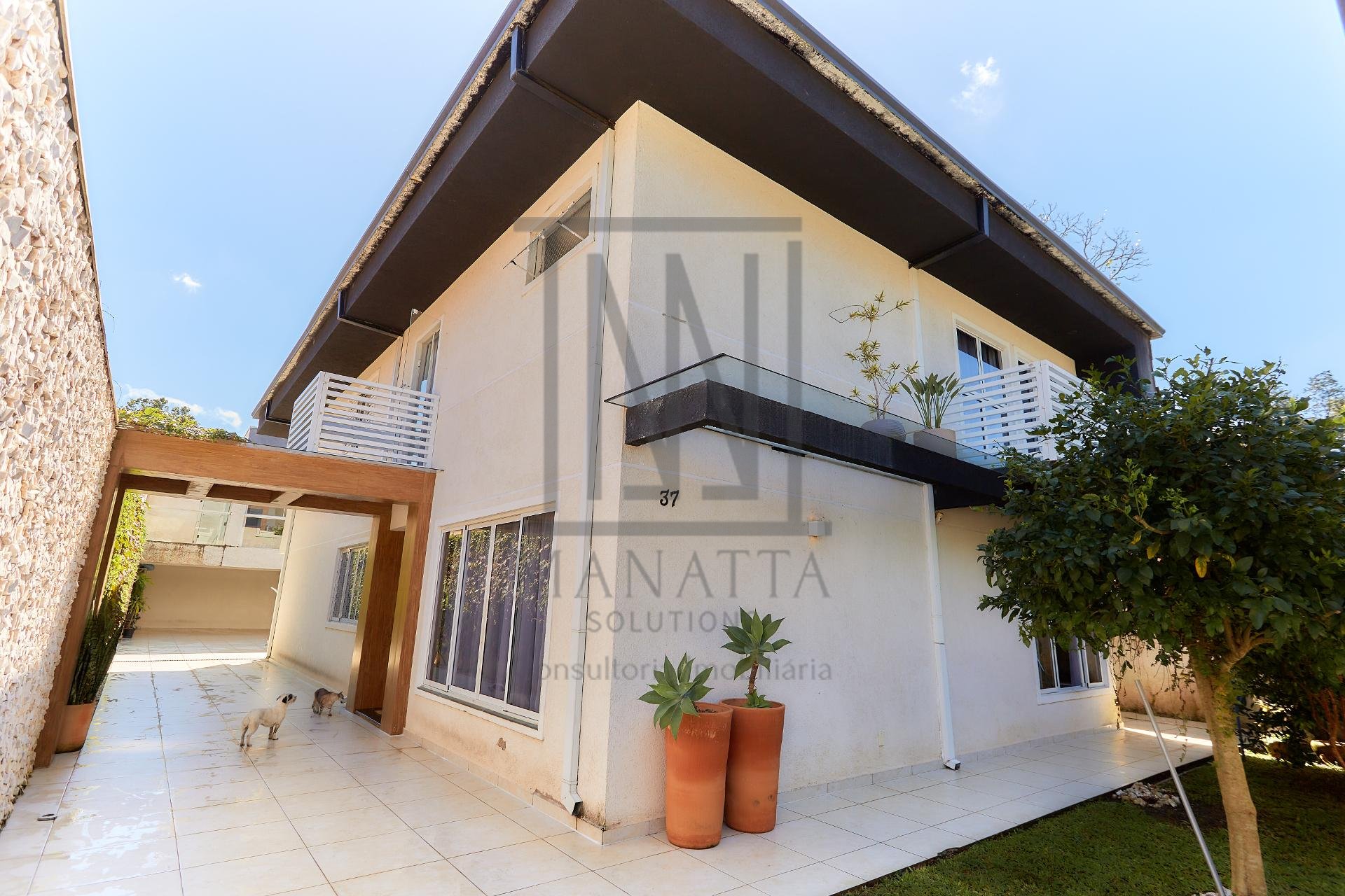 Casa no barreirinha com 352m  de frente pra rua sem saída Curi...