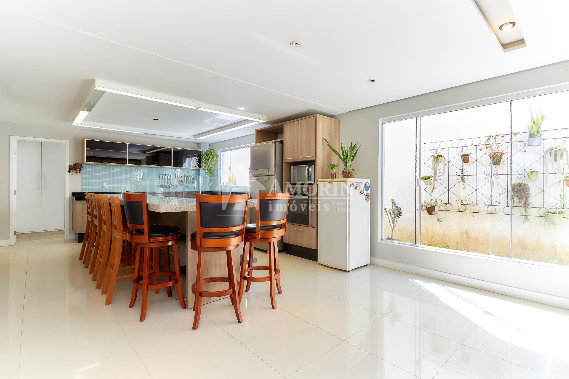 Casa no barreirinha com 352m  de frente pra rua sem saída Curi...