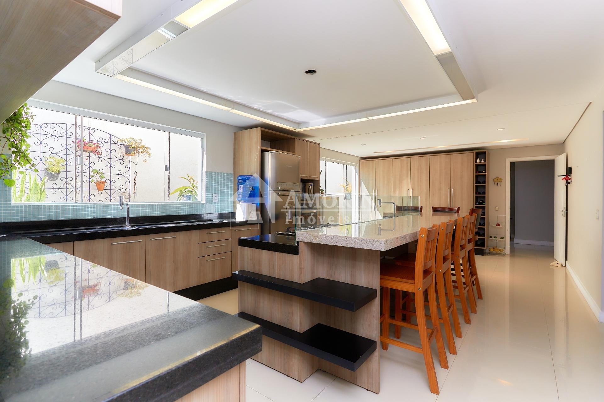 Casa no barreirinha com 352m  de frente pra rua sem saída Curi...