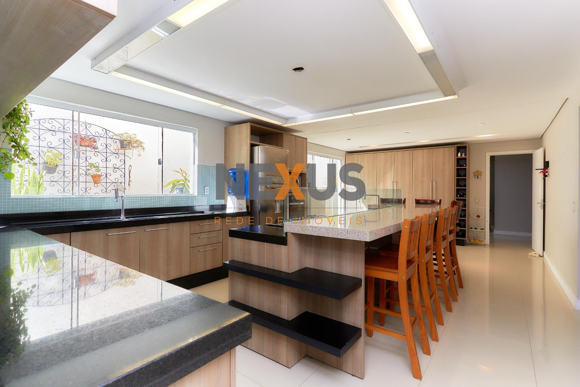 Casa no barreirinha com 352m de frente pra rua sem saída Curi...