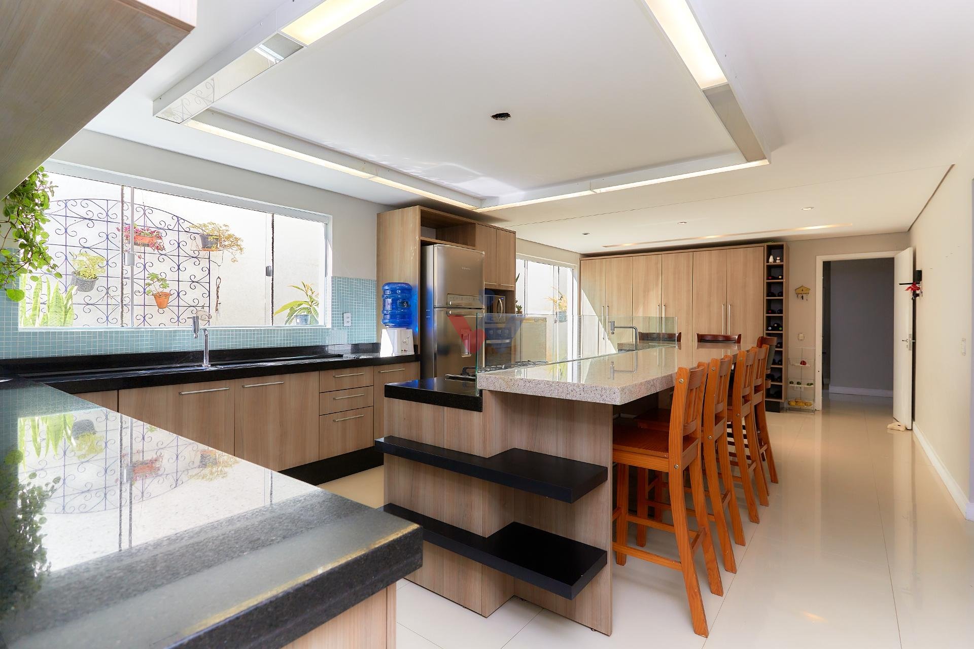 Casa no barreirinha com 352m  de frente pra rua sem saída Curi...