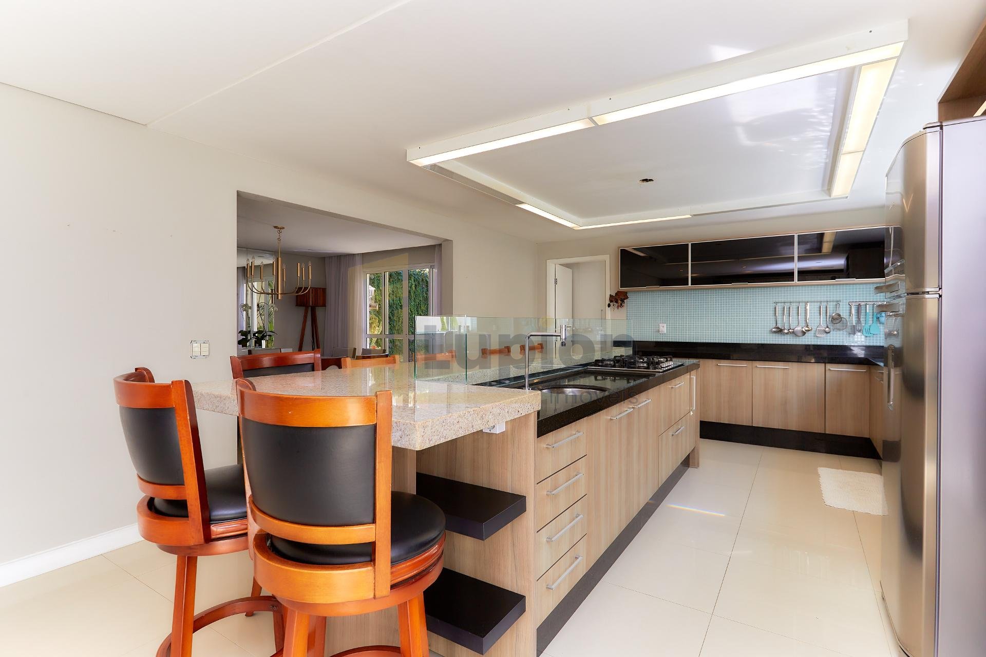 Casa no barreirinha com 352m  de frente pra rua sem saída Curi...