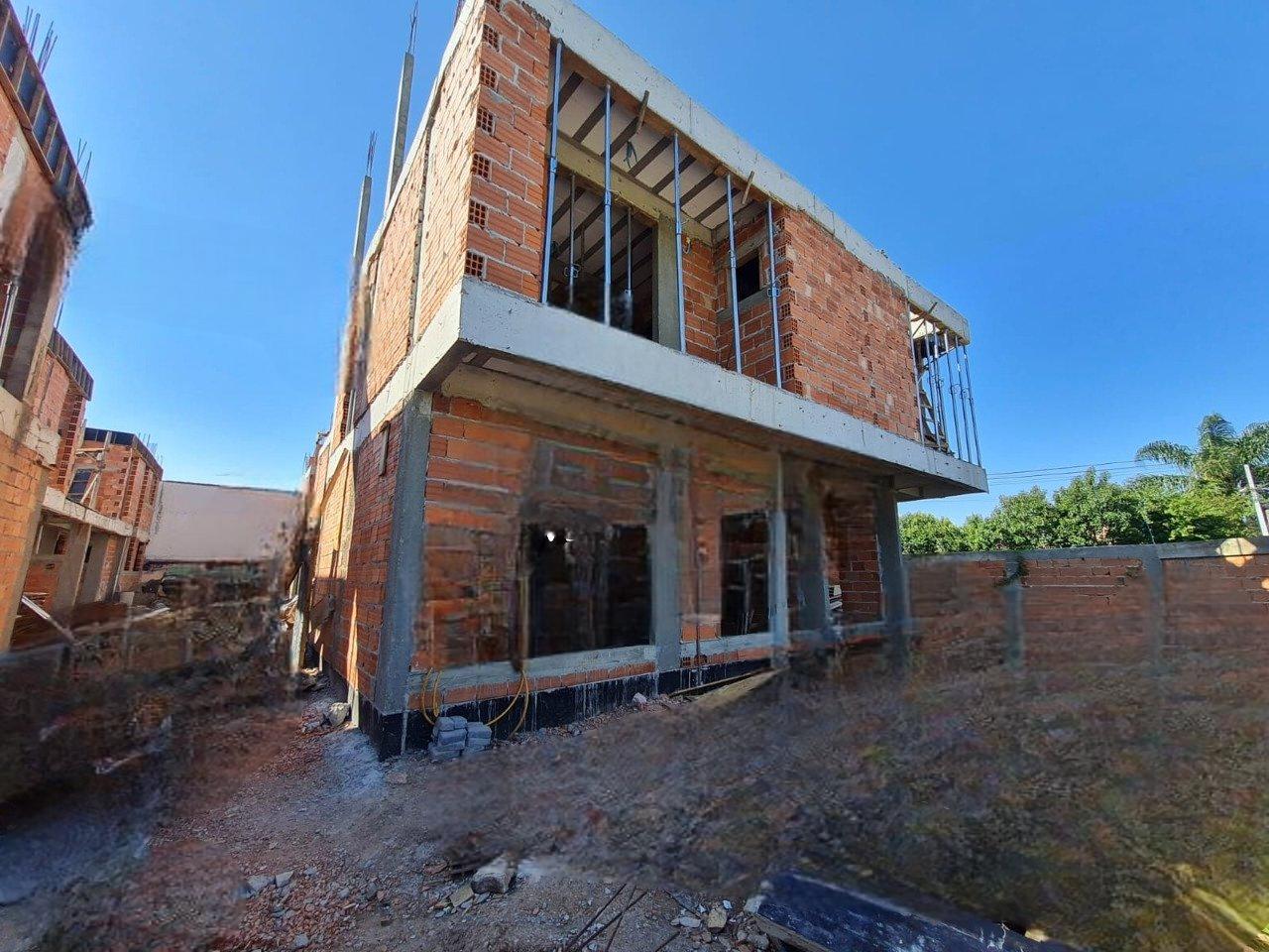 Sobrado em Condomínio com 03 suites  no Bairro Uberaba  com 17...