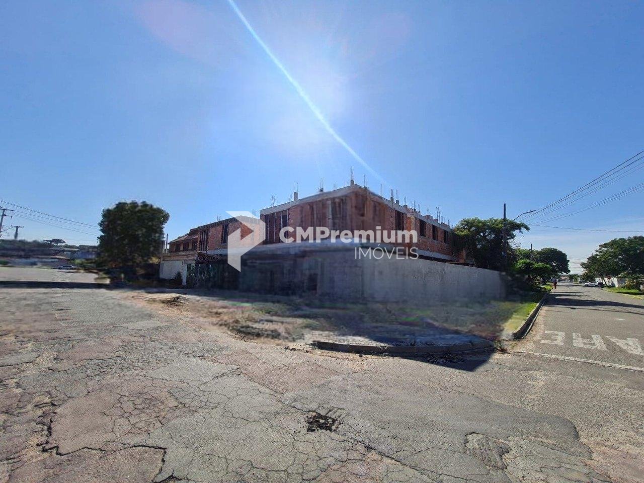 Sobrado em Condomínio com 03 suites  no Bairro Uberaba  com 17...