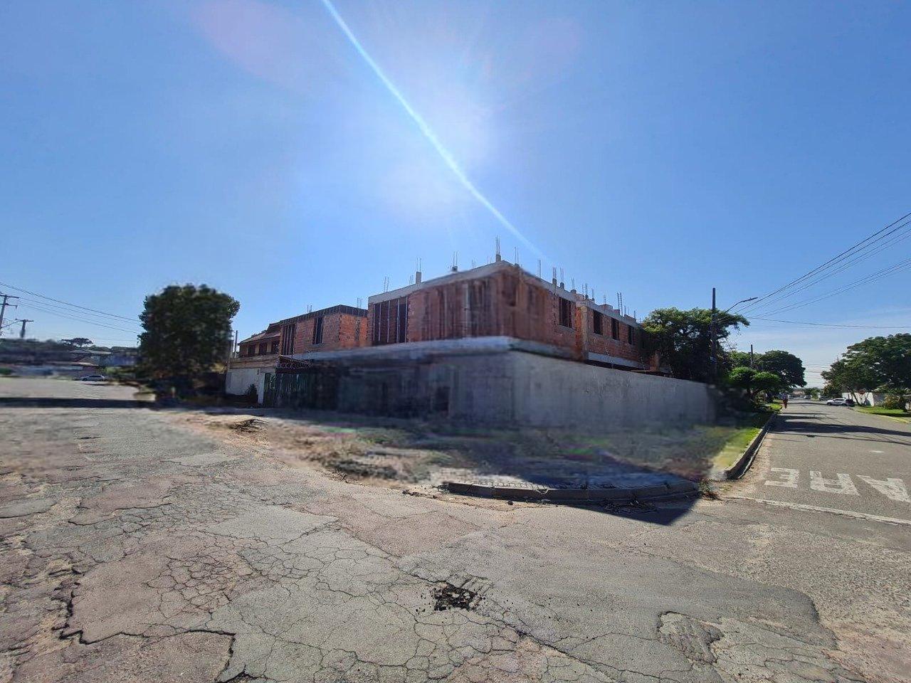 Sobrado em Condomínio com 03 suites  no Bairro Uberaba  com 17...