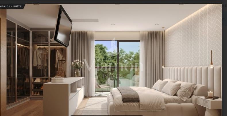 Sobrado  Triplex em Condomínio no Bairro Alto  com 144,10 m .