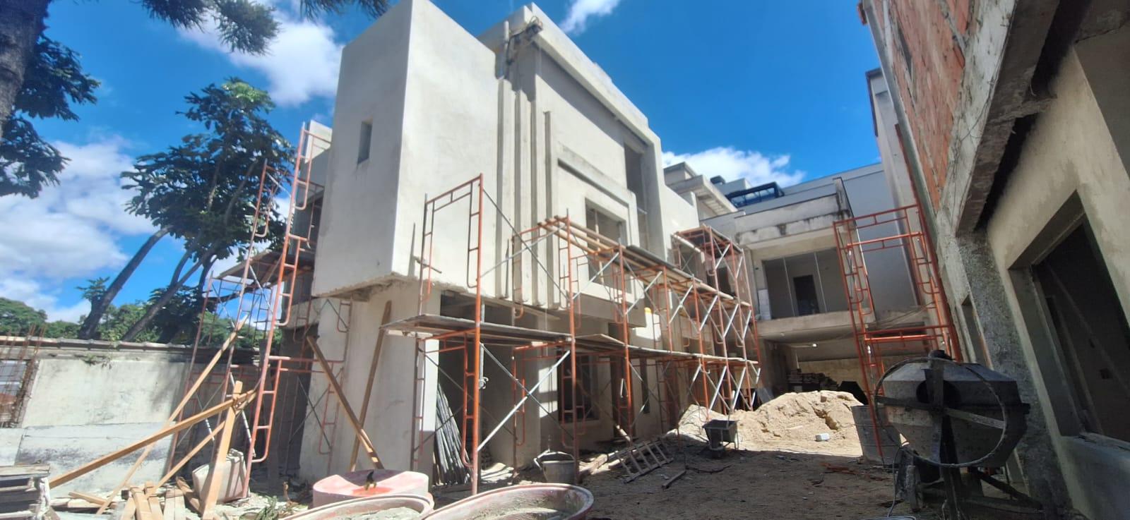 Sobrado  à venda, de 208,48 m   no Cristo Rei, CURITIBA - PR