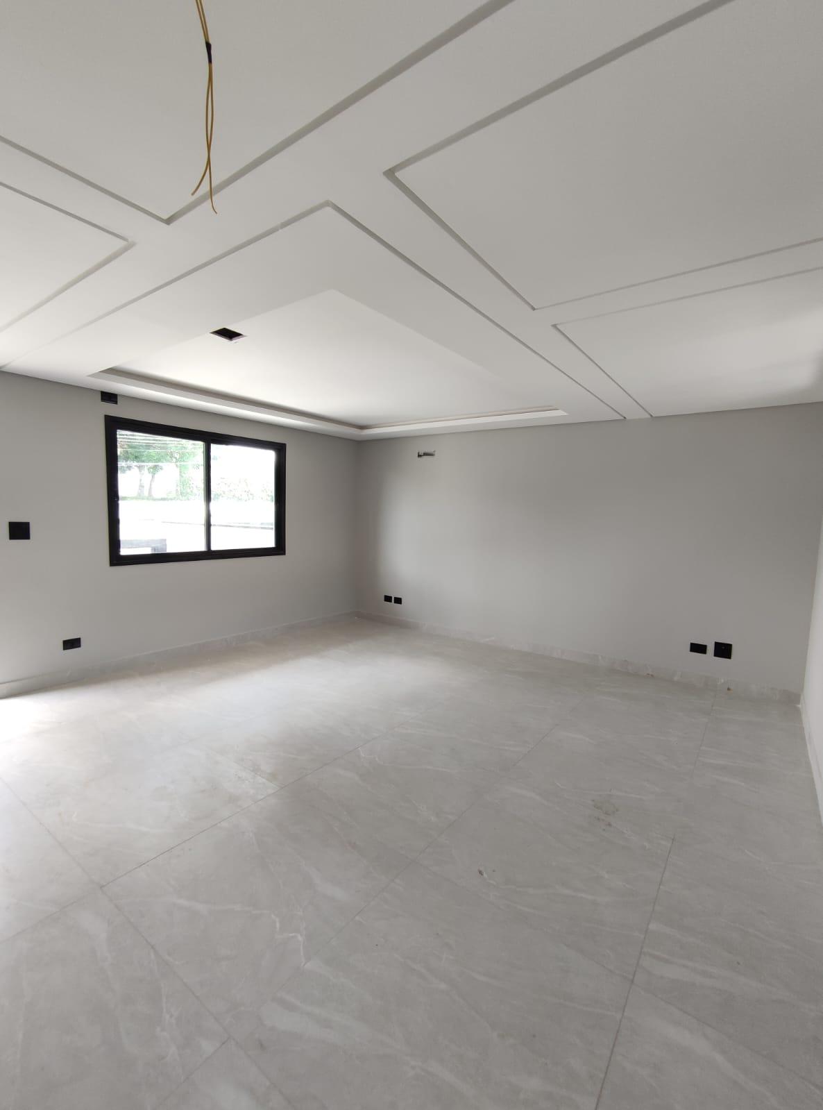 Sobrado à venda, Boa Vista de frente para rua, CURITIBA - PR