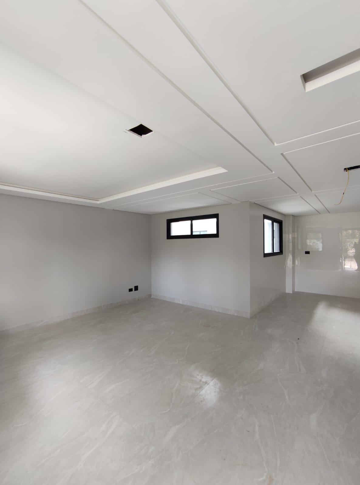 Sobrado à venda, Boa Vista de frente para rua, CURITIBA - PR