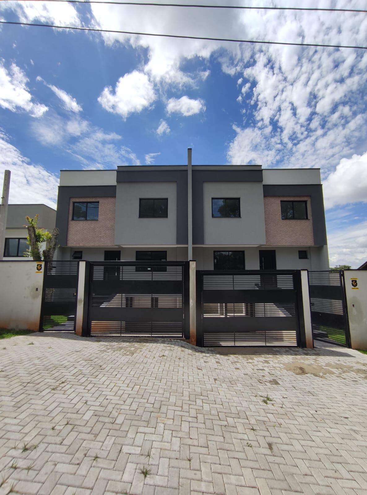 Sobrado à venda, Boa Vista de frente para rua, CURITIBA - PR