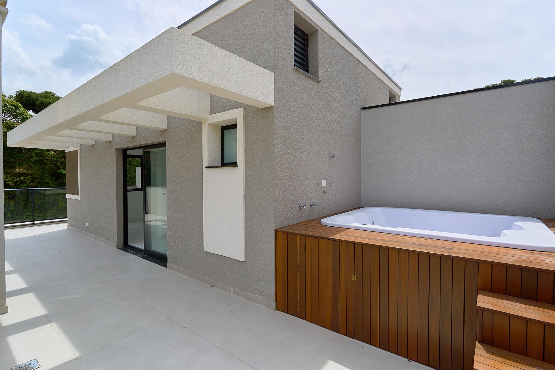 Sobrado à venda, de 195,62m  Bairro Mercês, CURITIBA - PR