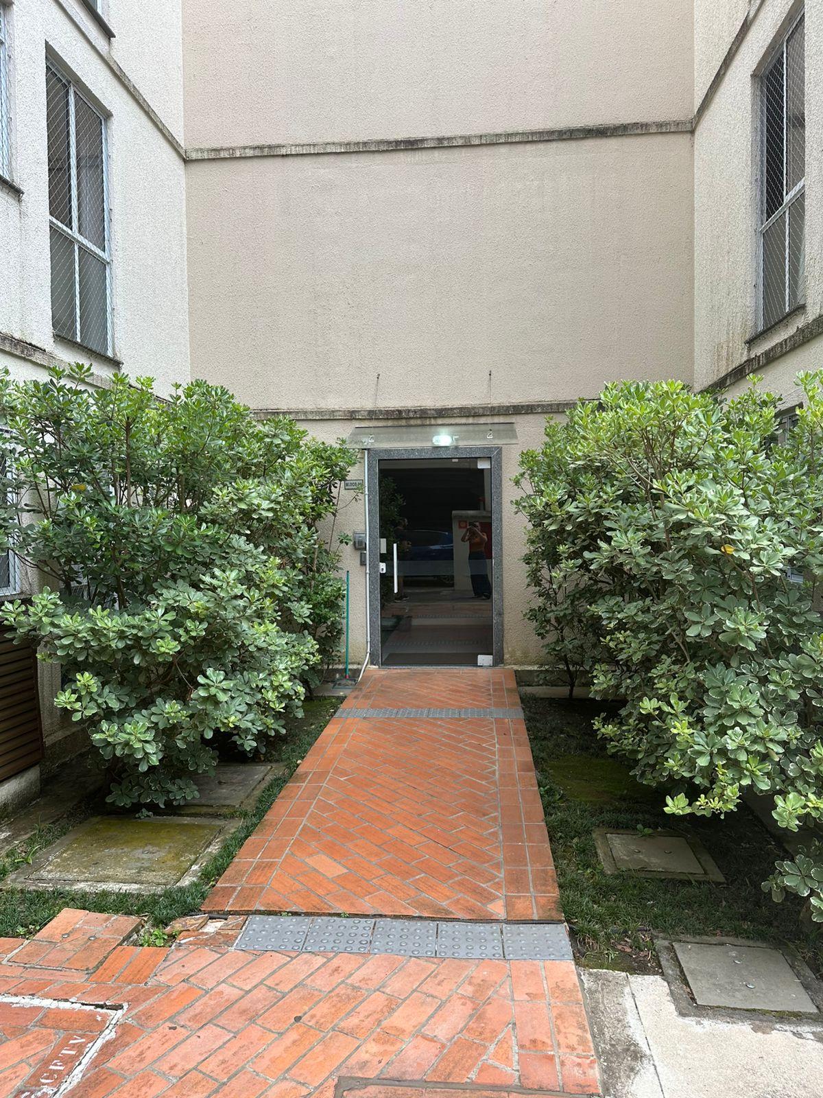 Apartamento à venda no bairro Santa Cândida, 2 quartos, garage...