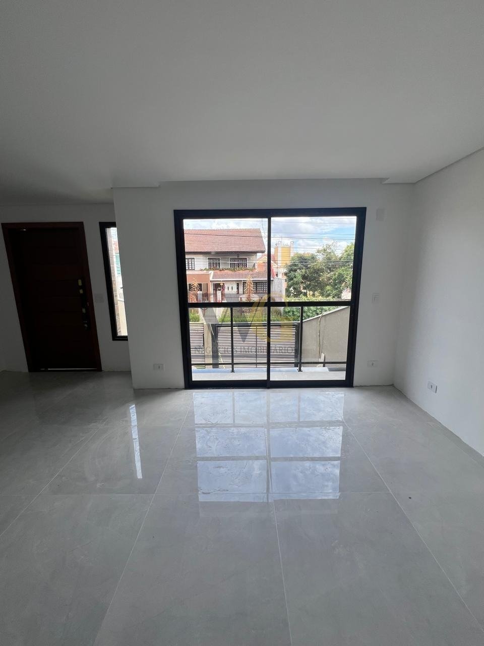 Unidade 3 - de frente para a rua -  Área Externa Privativa e A...