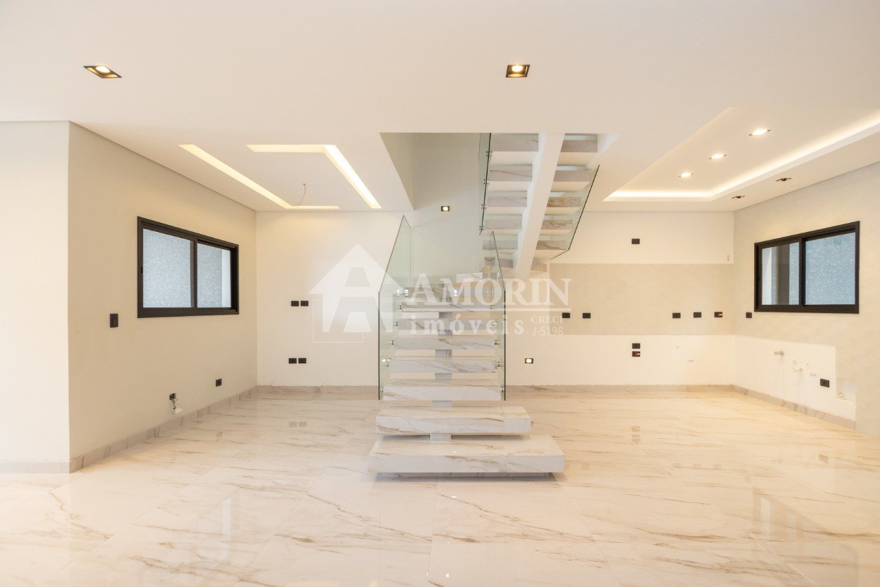 TRIPLEX ALTO PADRÃO - VISTA ALEGRE