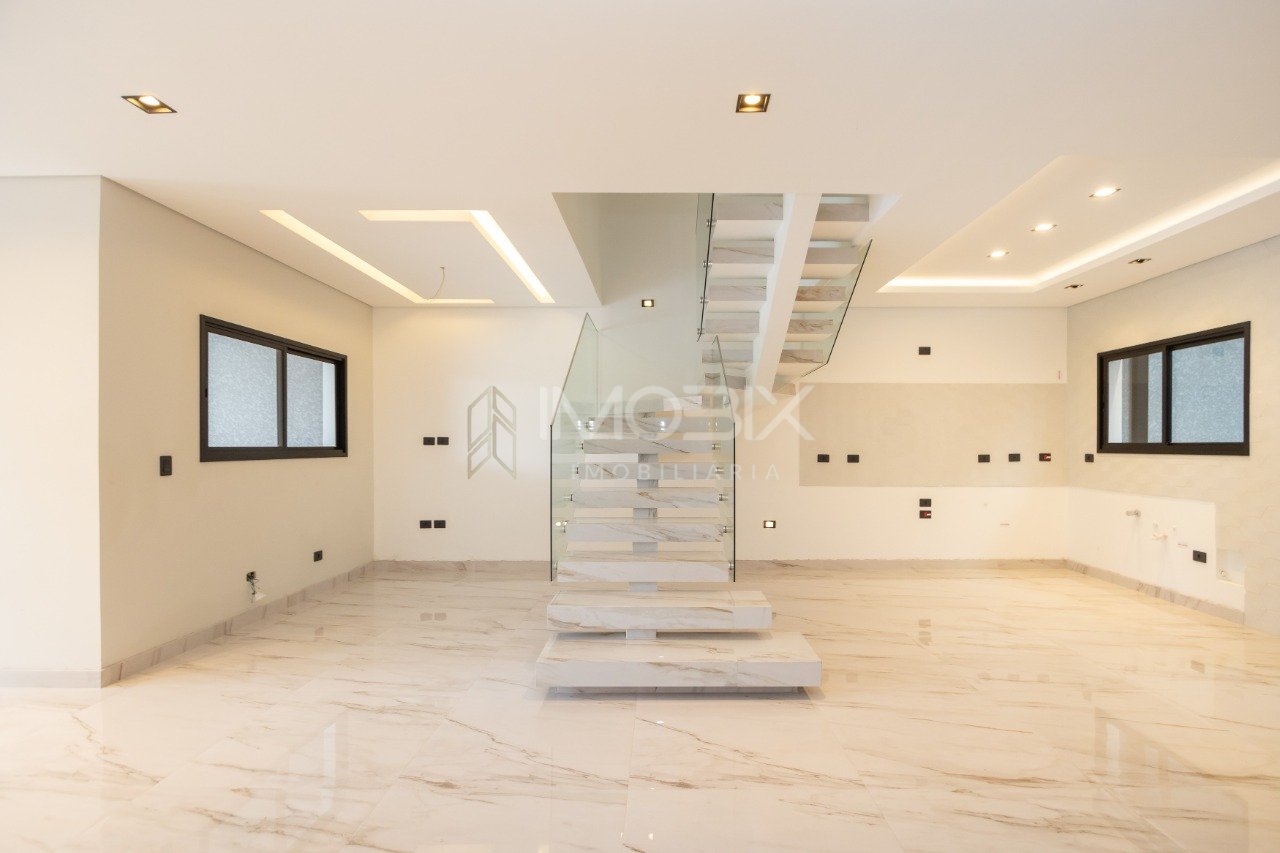 TRIPLEX ALTO PADRÃO - VISTA ALEGRE