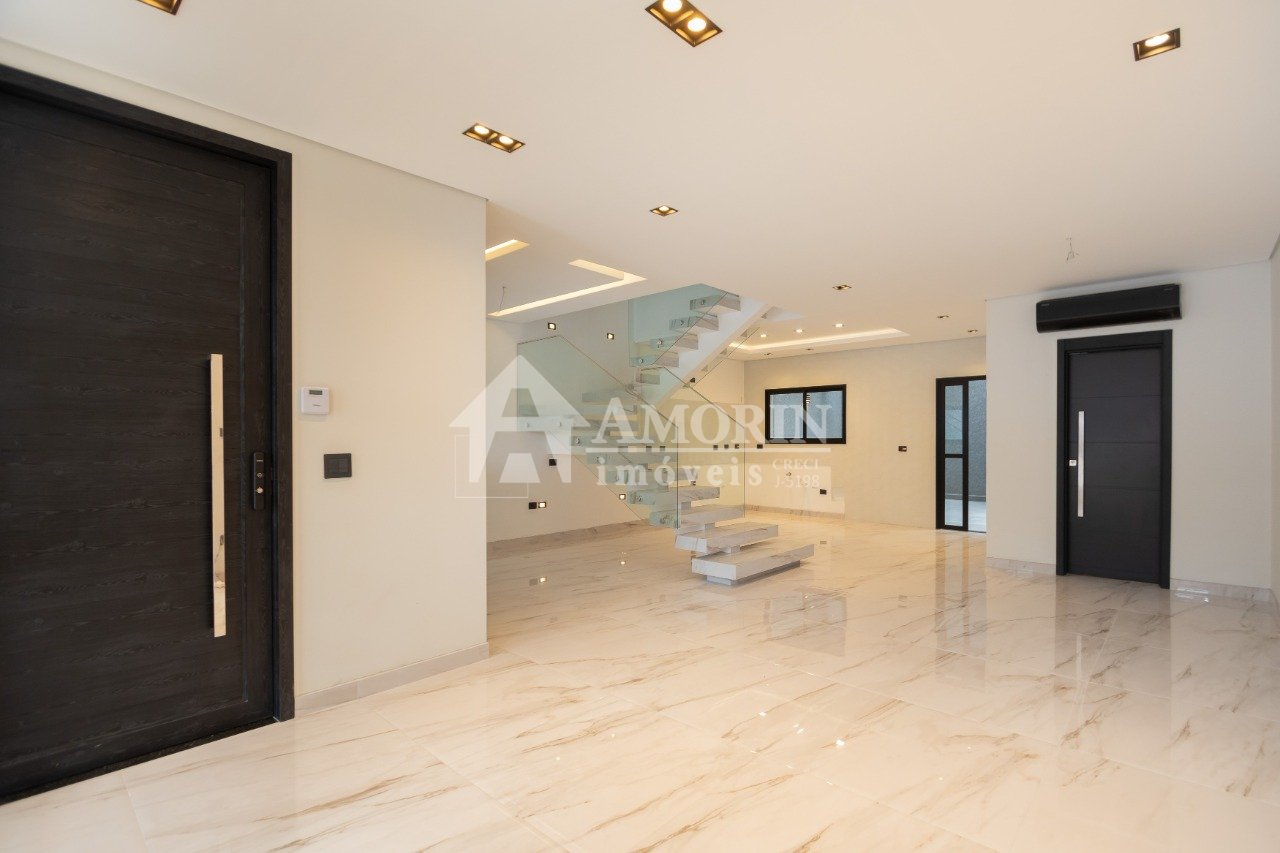 TRIPLEX ALTO PADRÃO - VISTA ALEGRE